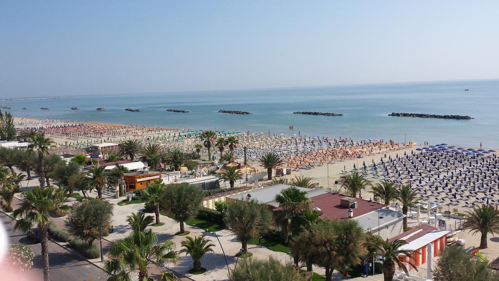 Hotel Continental San Benedetto del Tronto Zimmer foto